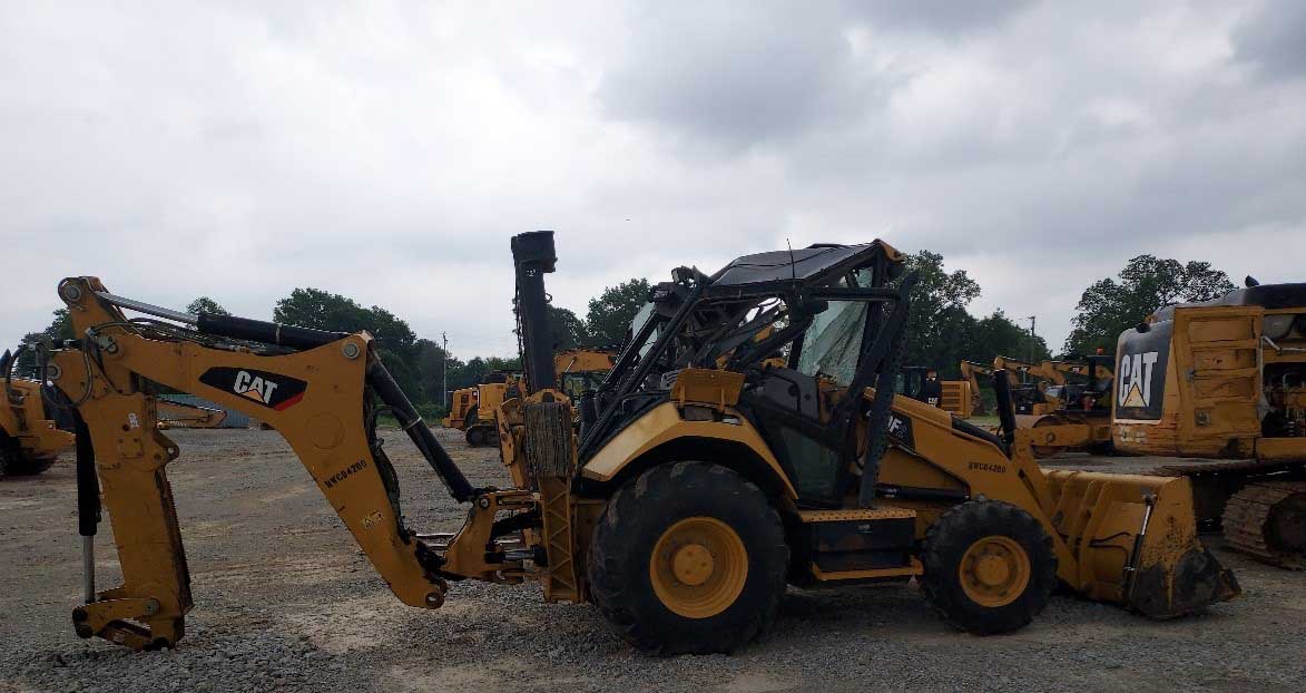 2018 Caterpillar 420F2 Backhoe - Image 2