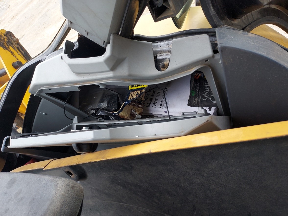 2018 Caterpillar 420F2 Backhoe - Image 13