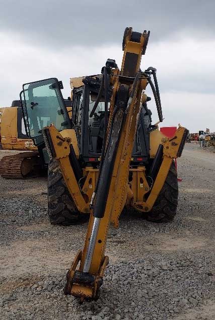 2018 Caterpillar 420F2 Backhoe - Image 3