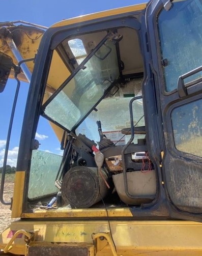 2016 Komatsu PC490LC-11 Excavator - Image 17