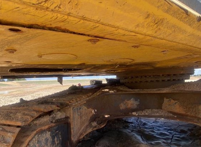 2016 Komatsu PC490LC-11 Excavator - Image 20