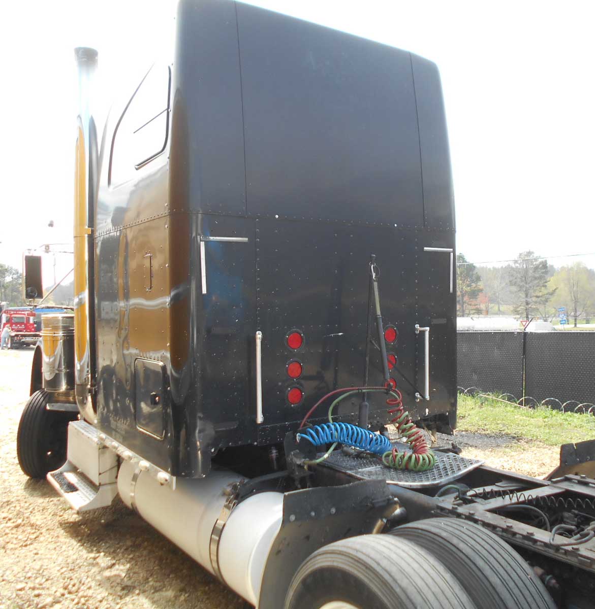 2002 Freightliner FLD 120 Classic XL - Image 4