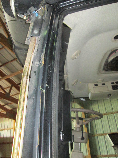 2011 John Deere 8235R Tractor - Image 13