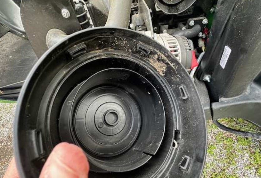 2023 John Deere 2550 Mower - Image 3