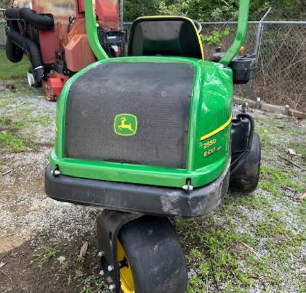 2023 John Deere 2550 Mower - Image 14