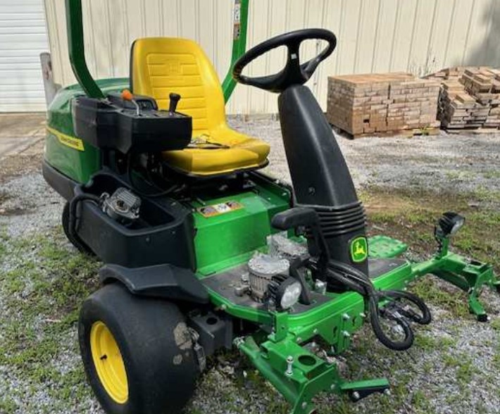 2023 John Deere 2550 Mower - Image 13