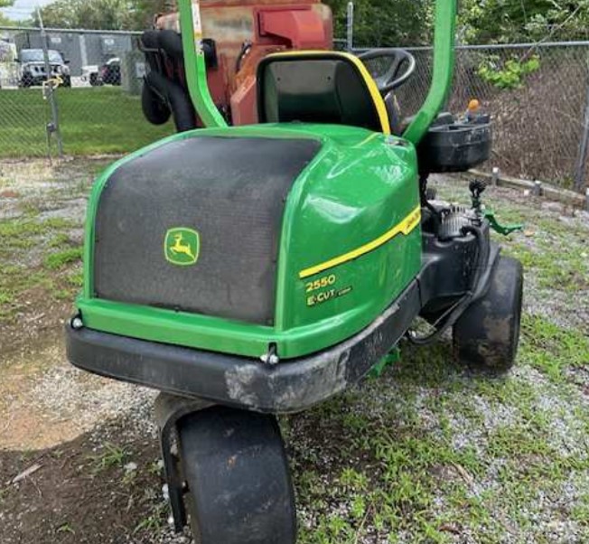 2023 John Deere 2550 Mower - Image 12