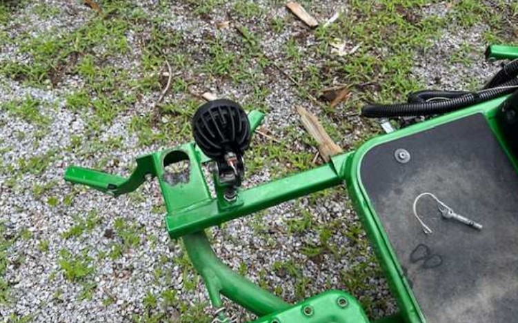 2023 John Deere 2550 Mower - Image 9