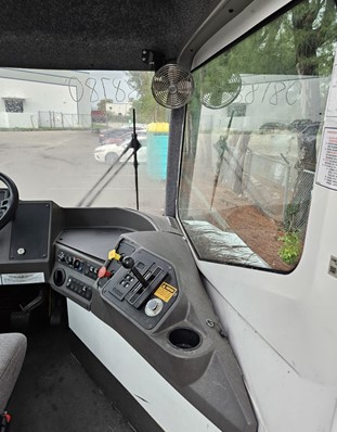 2022 Kalmar Ottawa T2 4×2 Terminal Tractor - Image 20