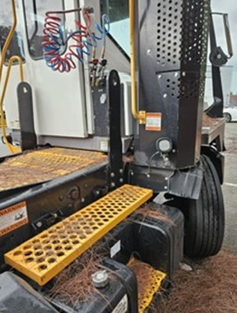 2022 Kalmar Ottawa T2 4×2 Terminal Tractor - Image 6