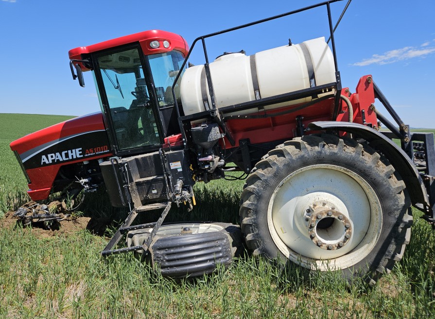 2008 Apache AS1010 Sprayer