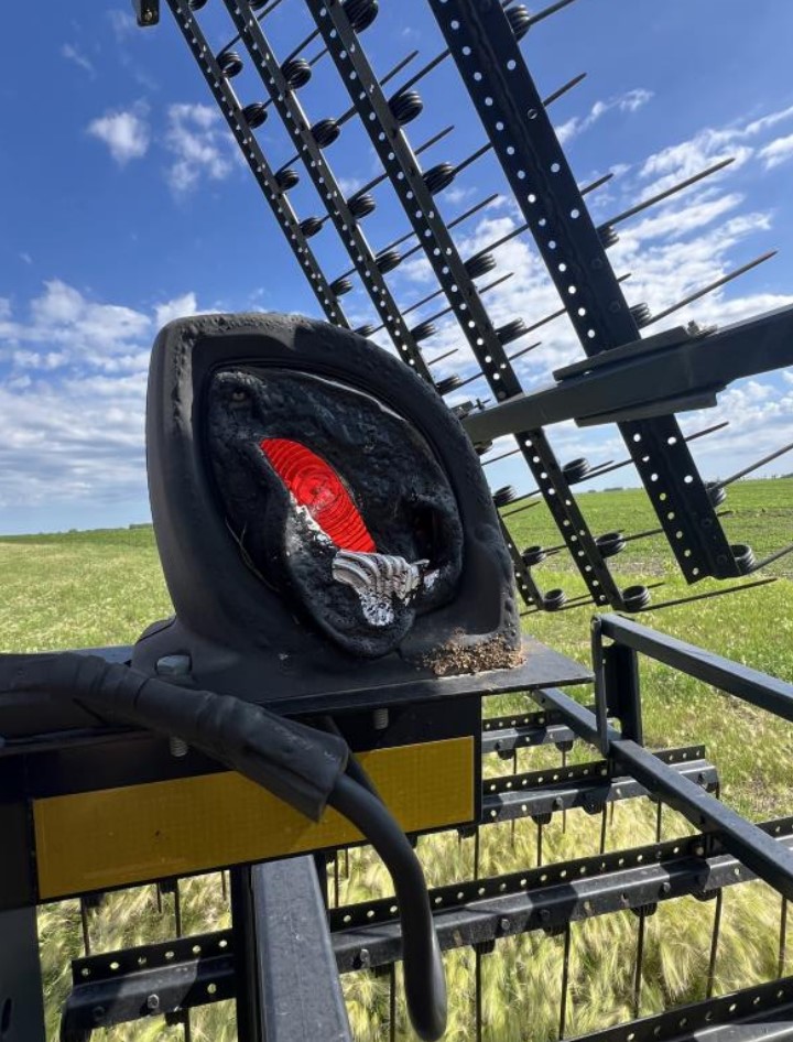 2012 CASE IH Tigermate 200 Field Cultivator - Image 9