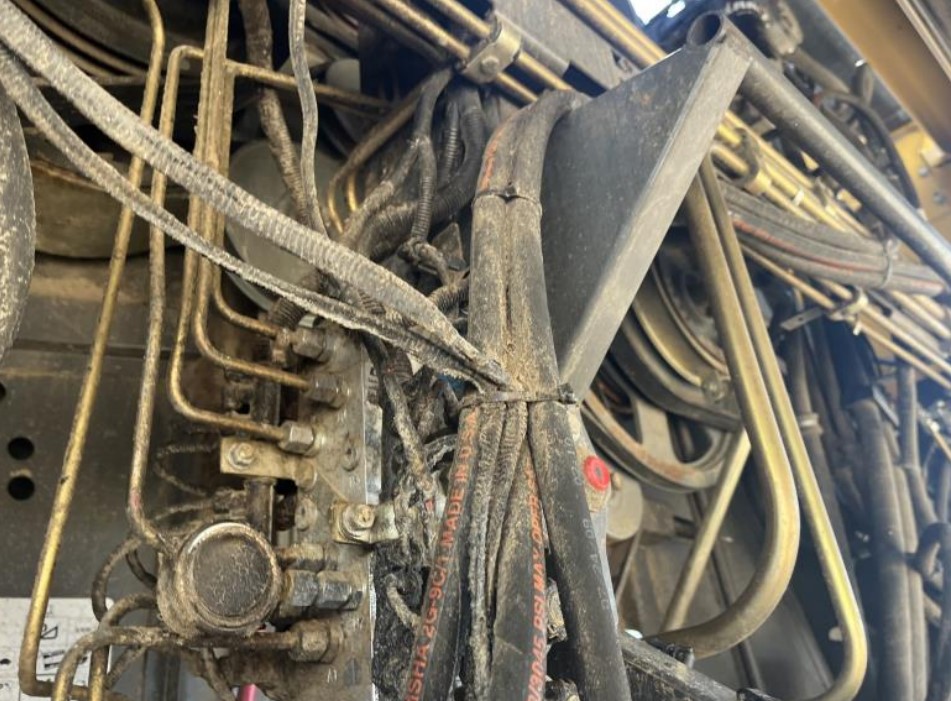 2010 Lexion 580R Combine - Image 16