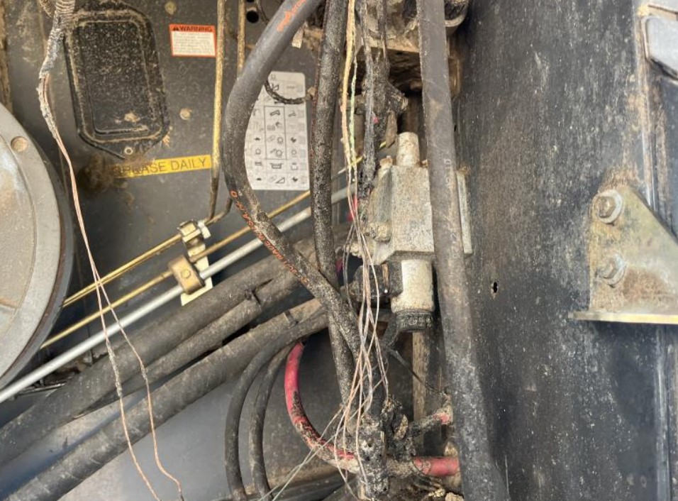 2010 Lexion 580R Combine - Image 18