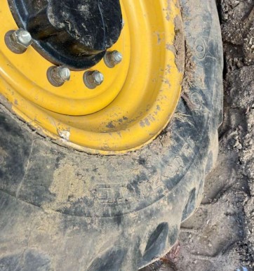 2017 Caterpillar TL642D Skytrack Telehandler - Image 10