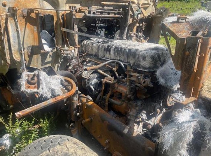 2002 Volvo Log Truck - Image 2