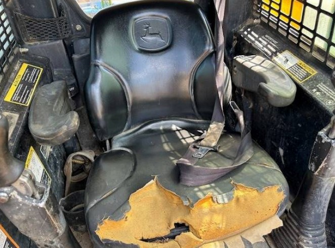 2007 John Deere CT332 Skid Steer - Image 16