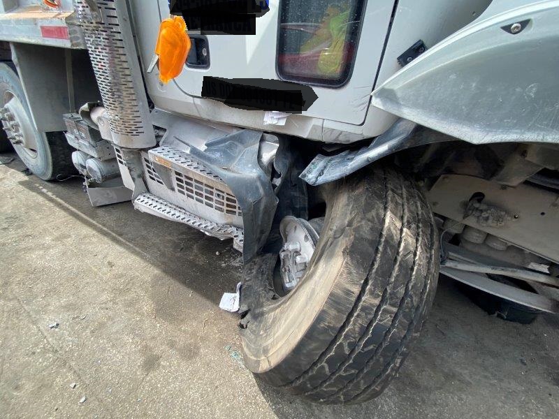 2019 Mack GU814 Dump Truck - Image 9