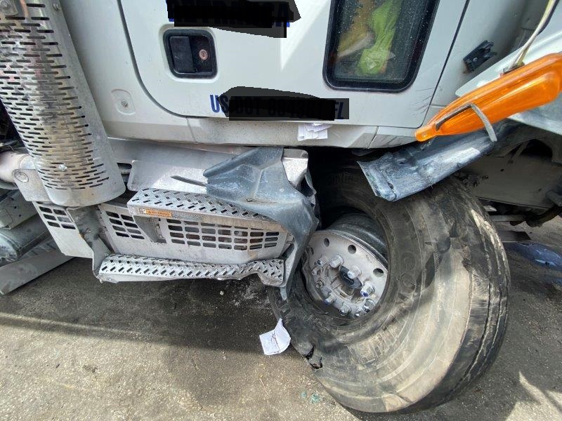 2019 Mack GU814 Dump Truck - Image 10