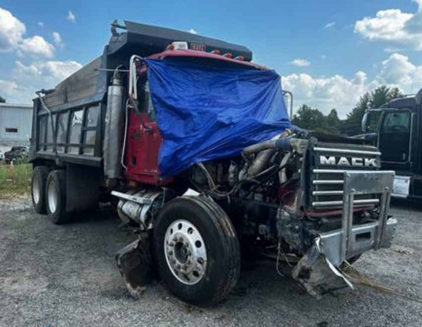 2007 Mack Dump Truck - Image 3