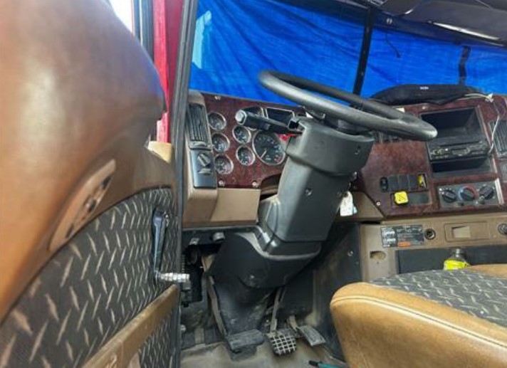 2007 Mack Dump Truck - Image 5