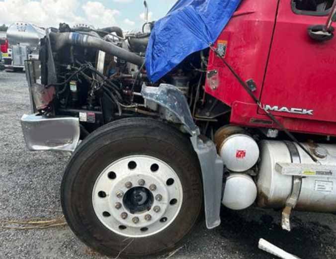 2007 Mack Dump Truck - Image 7