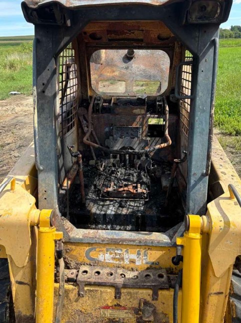 Gehl 4840E Skid Steer - Image 5