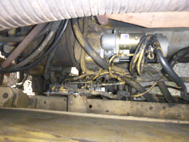 1990 Gradall G3WD Wheeled Excavator - Image 11