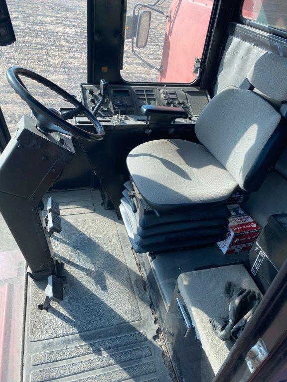 1987 Case IH 1660 Combine - Image 9