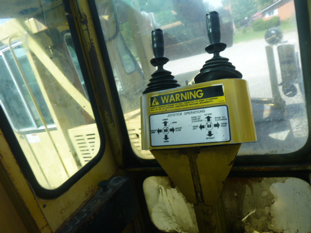 1990 Gradall G3WD Wheeled Excavator - Image 20