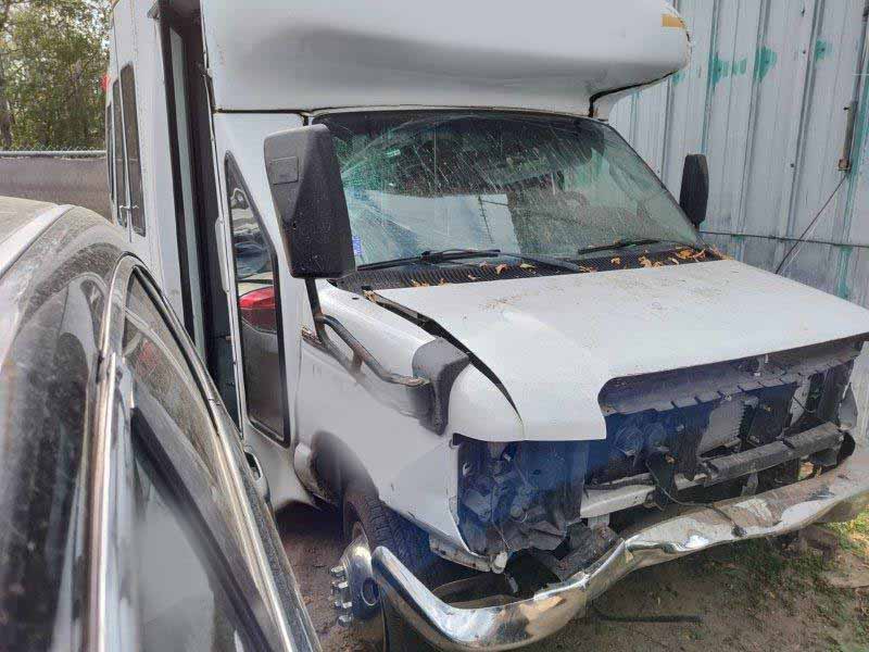 2011 Ford E450 Shuttle Bus