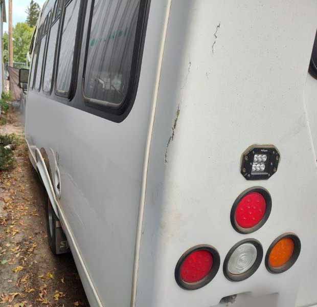 2011 Ford E450 Shuttle Bus - Image 10