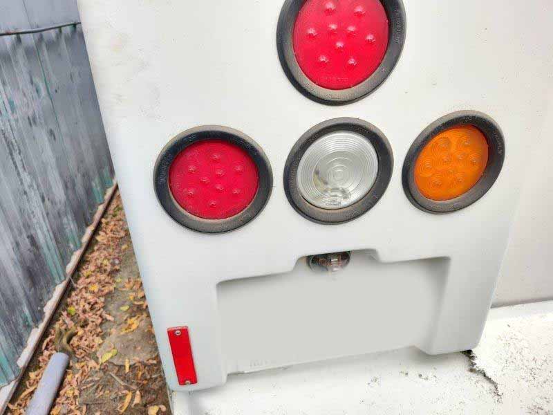 2011 Ford E450 Shuttle Bus - Image 11