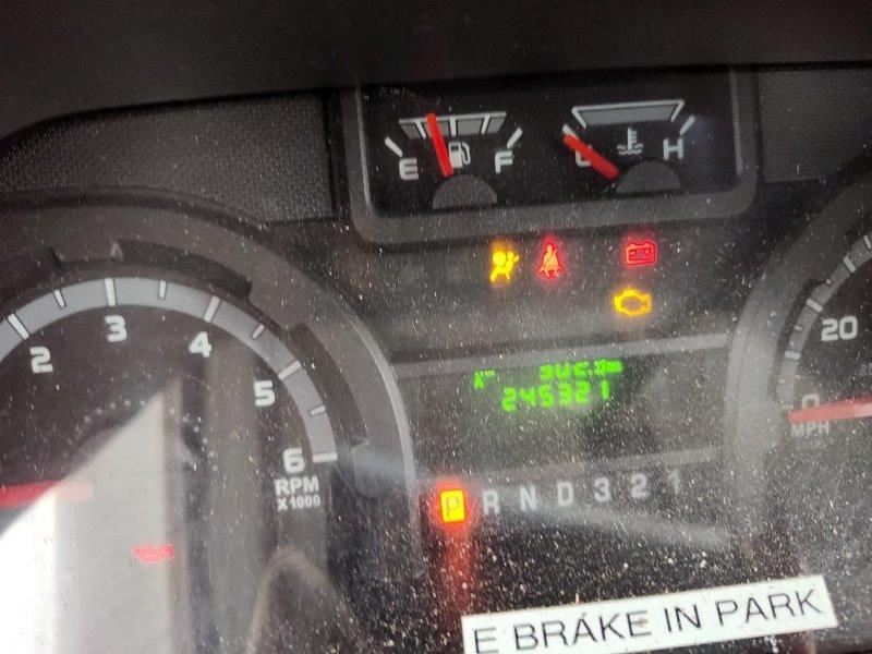 2011 Ford E450 Shuttle Bus - Image 25