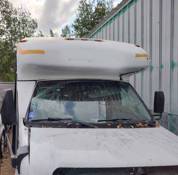 2011 Ford E450 Shuttle Bus - Image 3