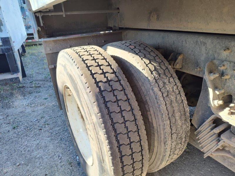 2017 Kenworth T300 Dump Truck - Image 25