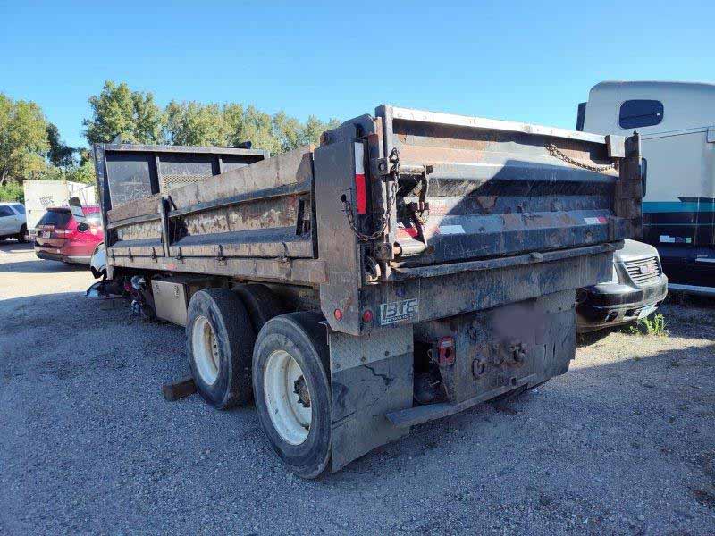 2017 Kenworth T300 Dump Truck - Image 4