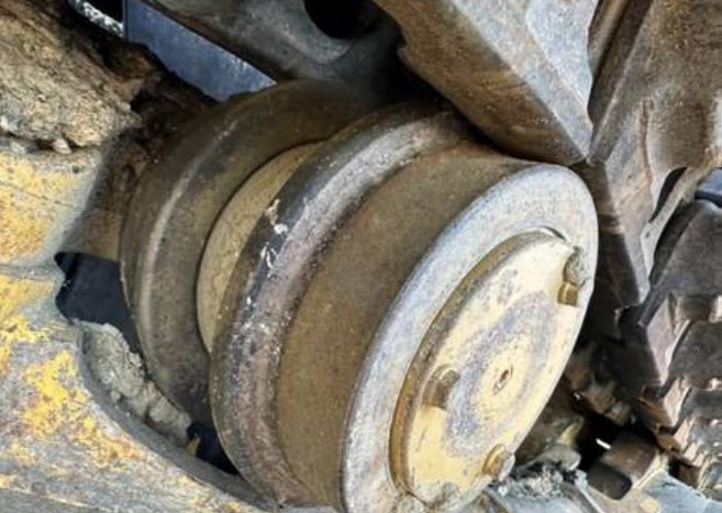 2016 John Deere 755K Crawler Loader - Image 12