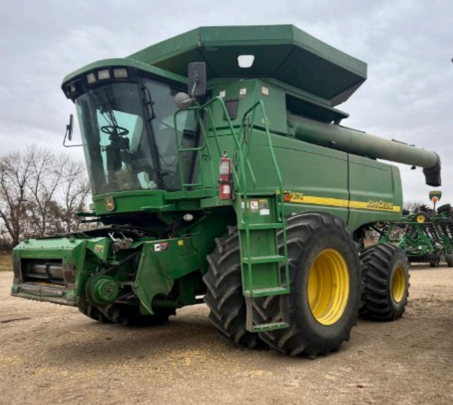 2004 John Deere 9670STS Combine