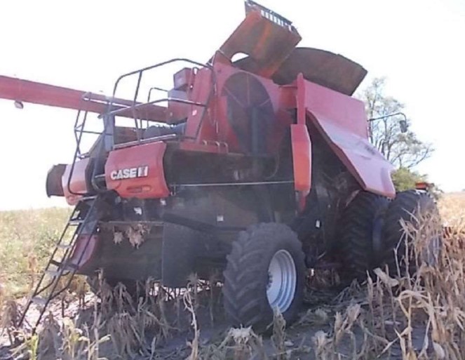 2011 Case IH 7088 Combine - Image 2
