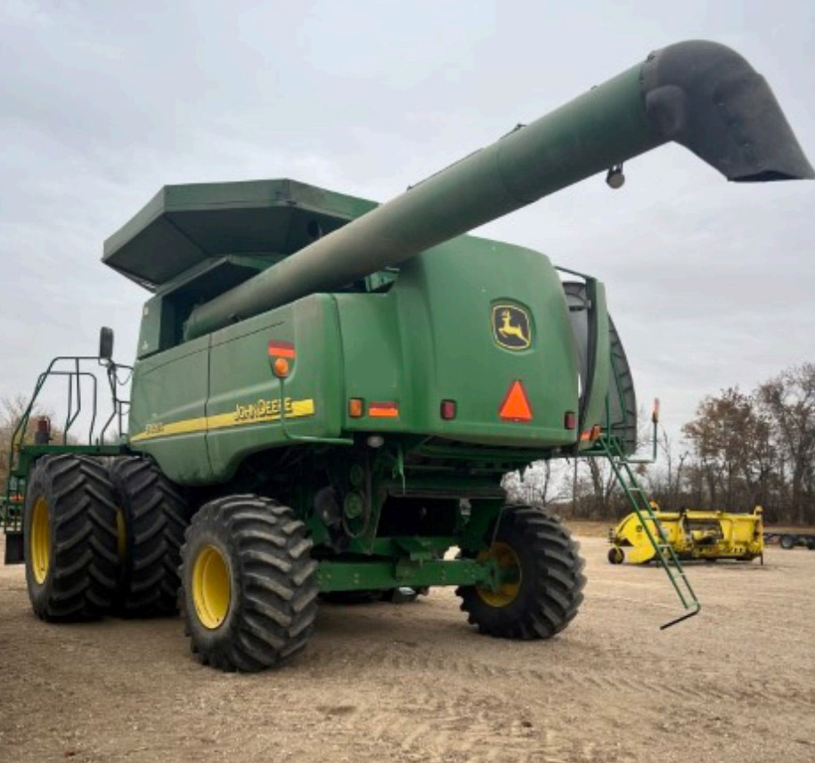 2004 John Deere 9670STS Combine - Image 4