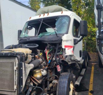 2018 Freightliner Cascadia 125 - Image 2