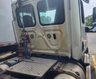 2018 Freightliner Cascadia 125 - Image 5