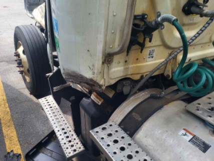 2018 Freightliner Cascadia 125 - Image 8