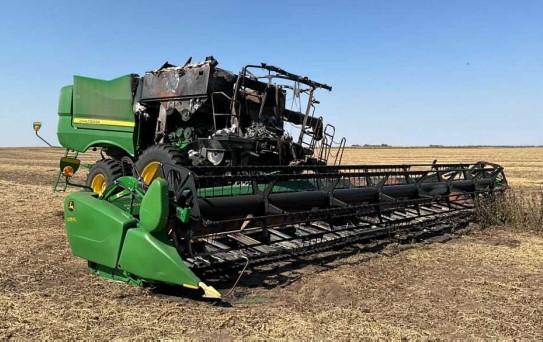 2014 John Deere S670 Combine - Image 2