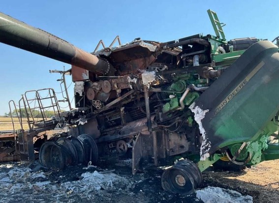 2014 John Deere S670 Combine - Image 10