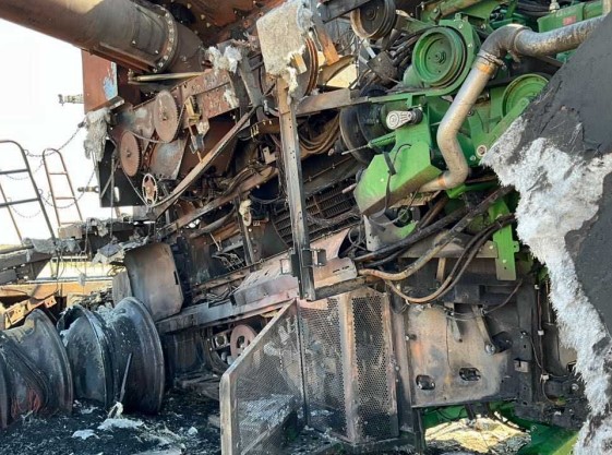 2014 John Deere S670 Combine - Image 13