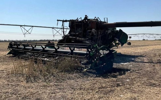 2014 John Deere S670 Combine - Image 16