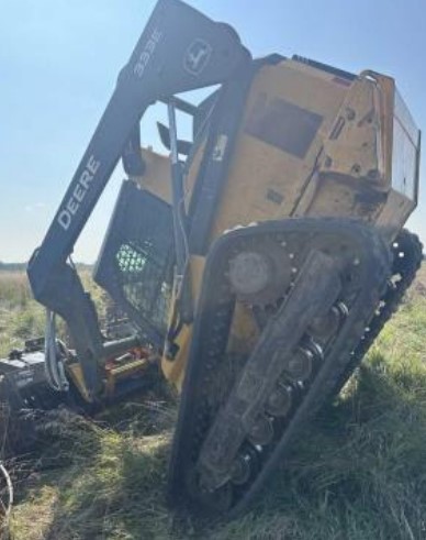 2015 John Deere 333E Skid Steer - Image 2