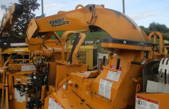 2018 Bandit Intimidator 15XP Chipper - Image 9
